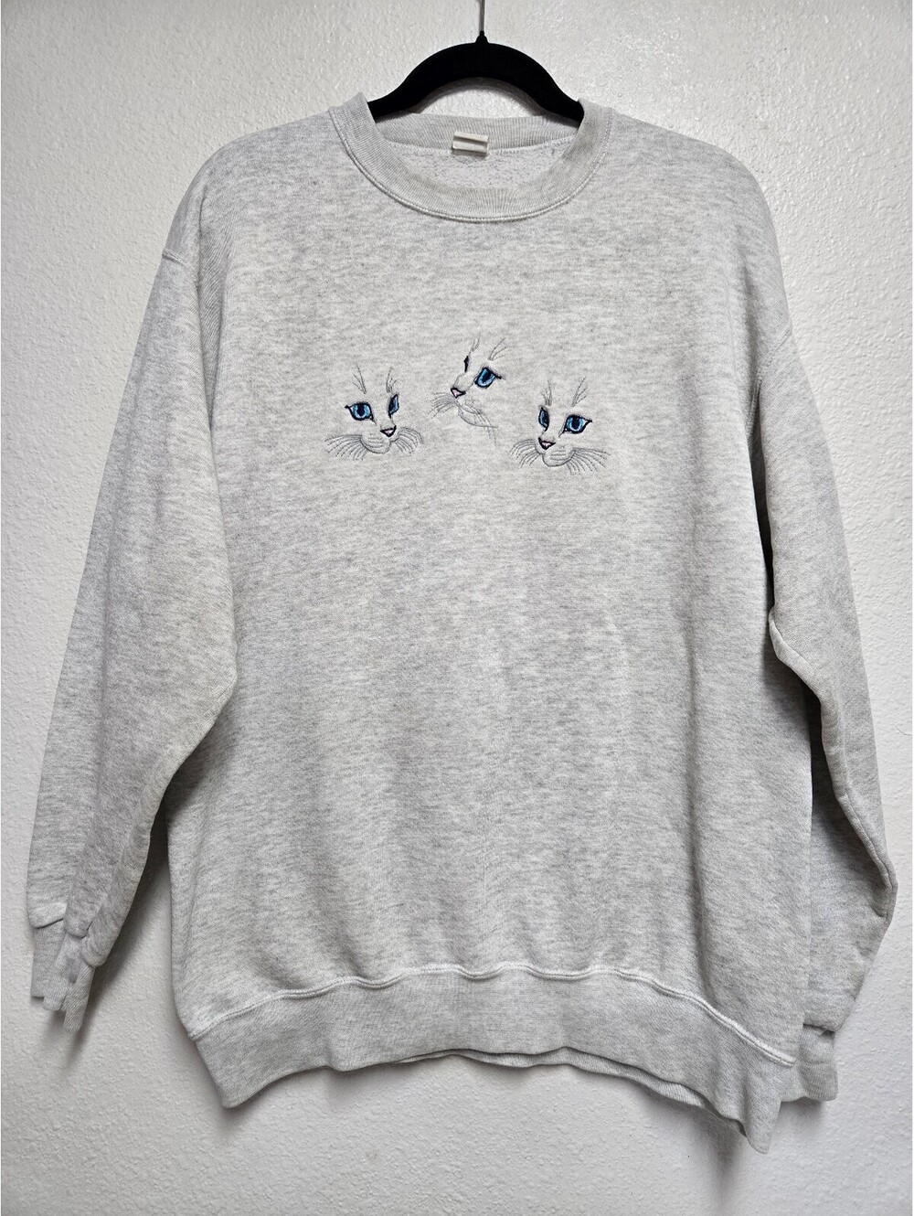 Vintage Cat Kitten Sweatshirt Size Large Gray Embroidered Streetwear Crewneck
